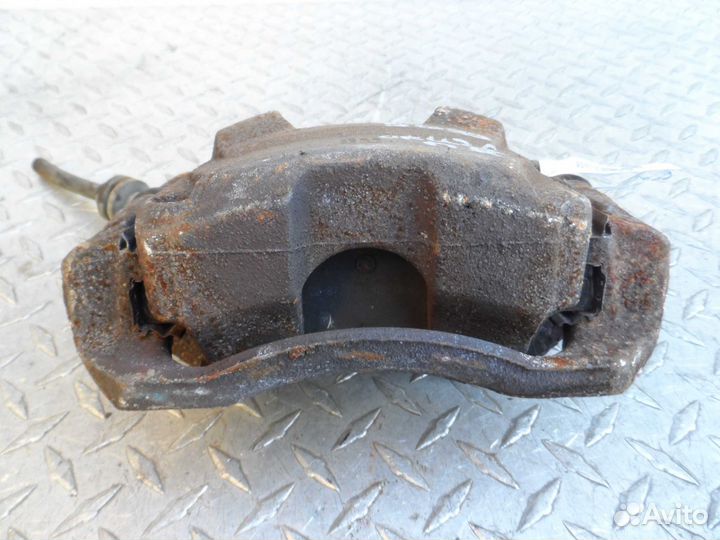 Суппорт передний правый Chevrolet Cruze J300