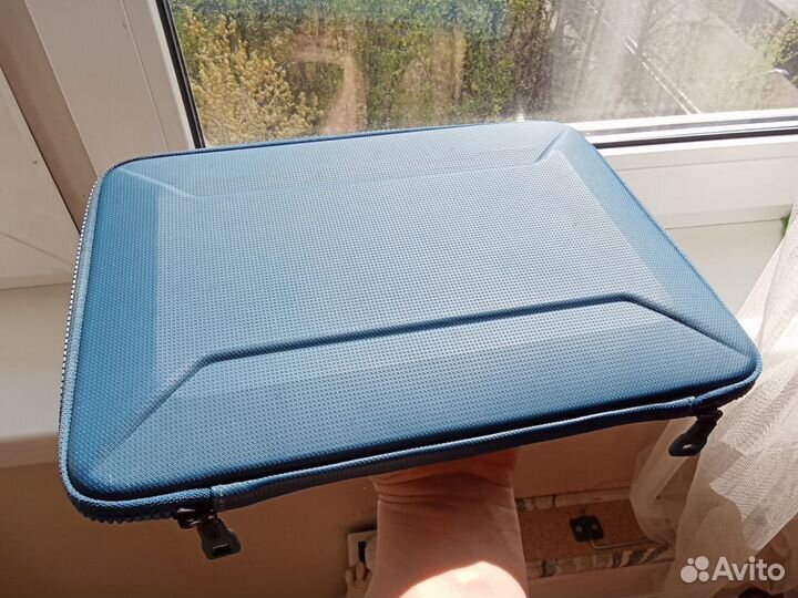 Чехол Thule Gauntlet 4 для MacBook Pro/Air 13-14