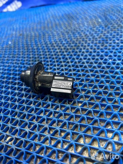 Концевик двери Renault Logan 1 седан 2007