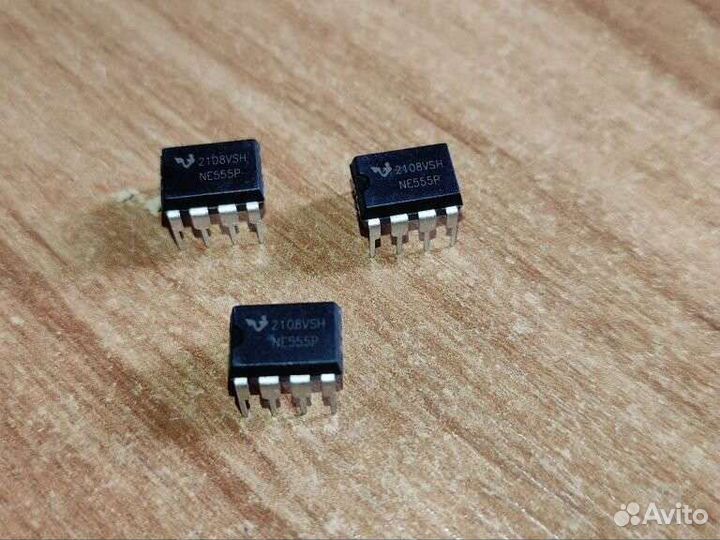 Микросхема NE555P за Четыре штуки