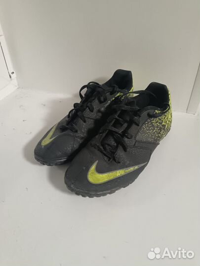 Футбольные бутсы Nike