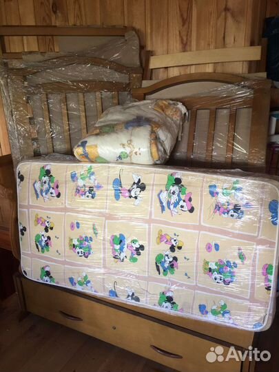 Детская кроватка