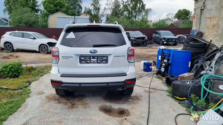 Subaru Forester 2.0 CVT, 2017, битый, 105 000 км