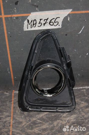 Накладка фары противотуманной правой - Toyota RAV4