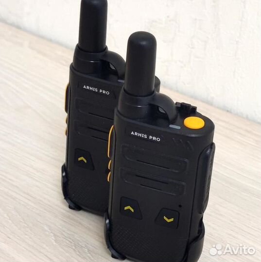 Рация-радиостанция в комплекте с наушниками