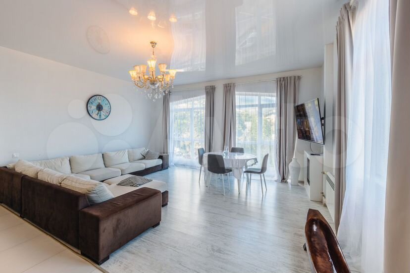 3-к. квартира, 100 м², 3/10 эт.