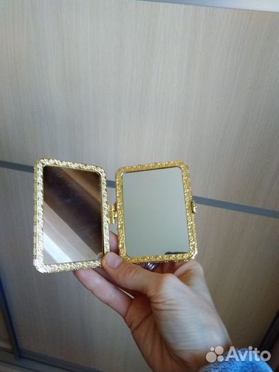 Зеркальце карманное