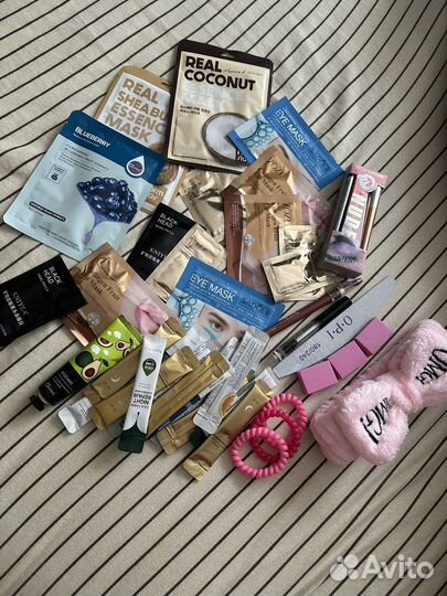 Духи, Набор косметики (уходовая, декоративная)