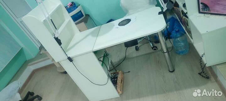 Маникюрный стол складной бу