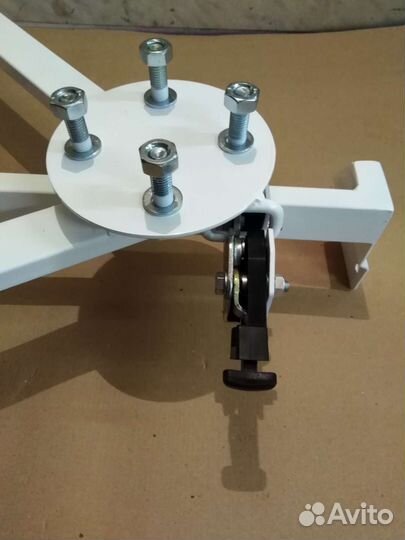 Кронштейн запасного колеса на ларгус