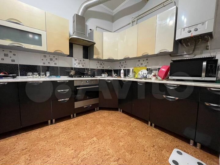 3-к. квартира, 98 м², 3/7 эт.