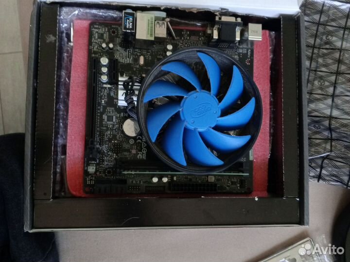 Материнская плата с процессором i3 8100