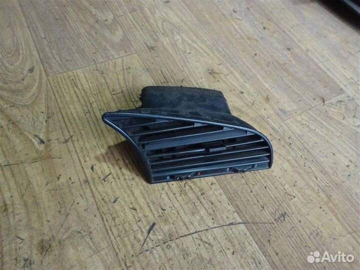 Дефлектор воздушный правый BMW 3-серия E36 1991-1