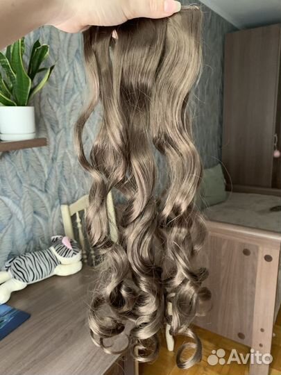 Волосы на заколках