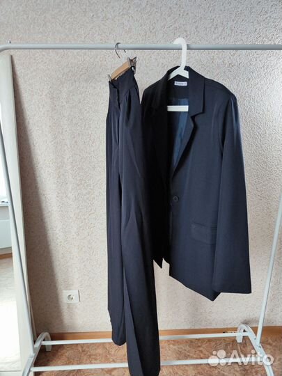 Брючный костюм. Новый