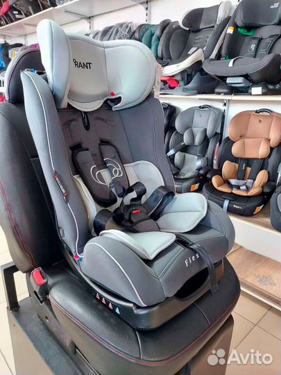 Автокресла с разными расцветками