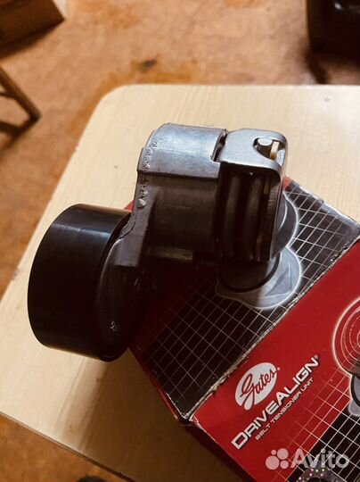 Натяжной ролик Gates T39009