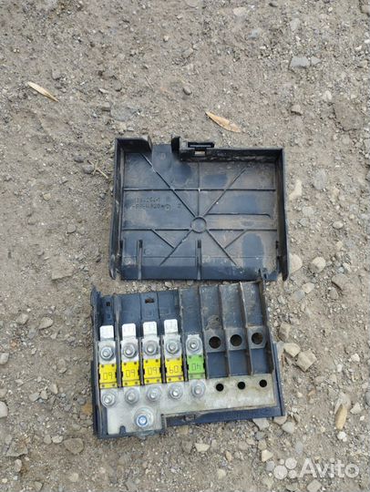 Блок предохранителей Ford Fiesta MK5