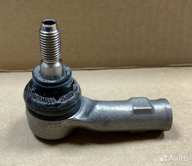 Наконечник рулевой левый VW Golf IV (TRW)