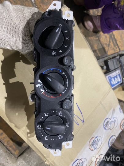 Блок управления печкой Форд Фокус2