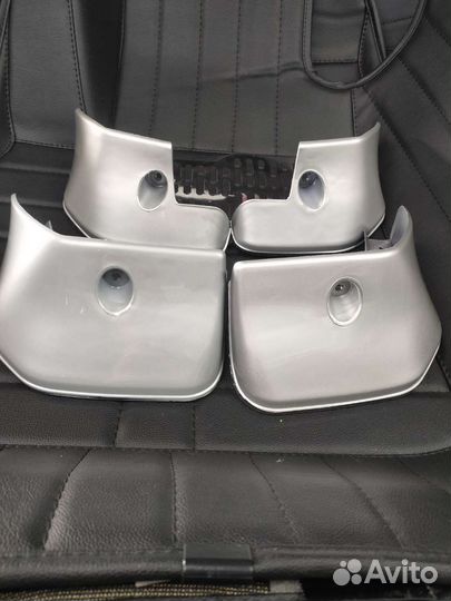 Брызговик axio2007г