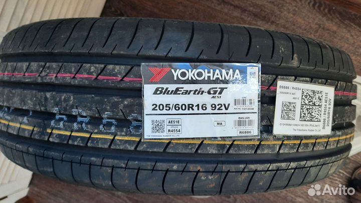 Yokohama BluEarth-GT AE51E 205/60 R16 92V