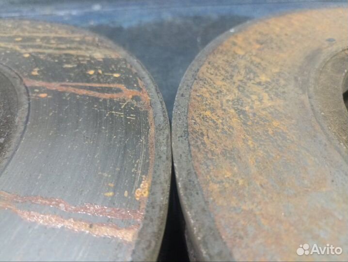 Комплект передних тормозов Audi A4 B7