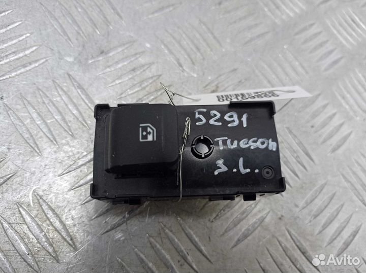 Кнопка стеклоподъемника Hyundai Tucson NX4 93581N70504X