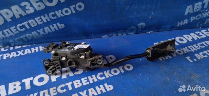 Педаль газа Nissan Almera N16 седан 2006