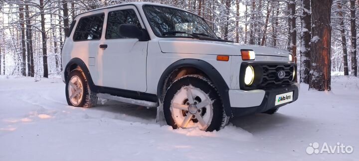 LADA 4x4 (Нива) 1.7 МТ, 2015, 100 000 км