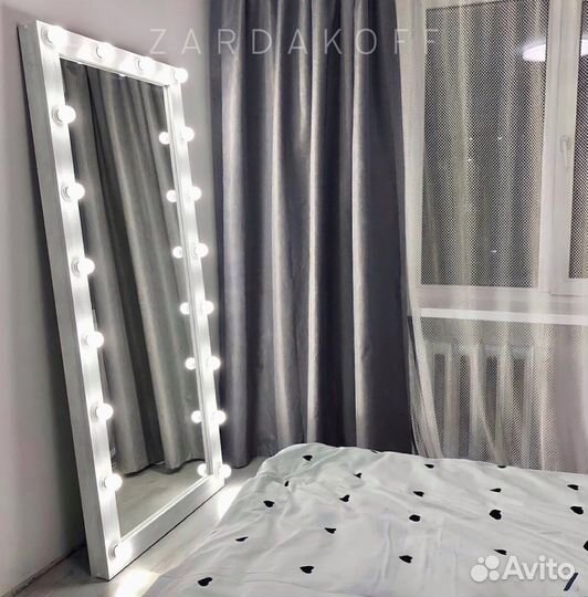 Гримерное зеркало с подсветкой