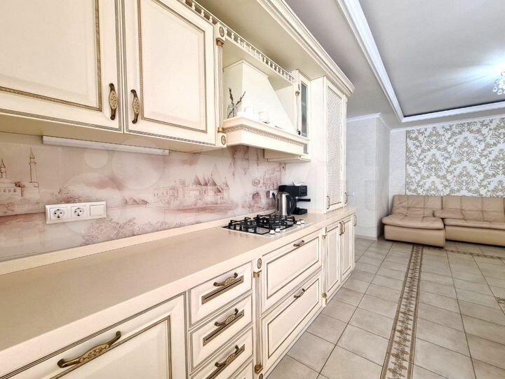 3-к. квартира, 125 м², 3/7 эт.