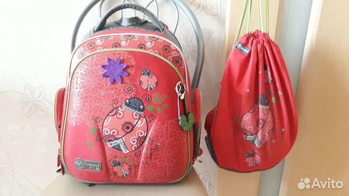 Ранец школьный для девочки Hummingbird