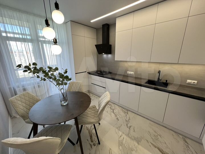 2-к. квартира, 65 м², 12/13 эт.