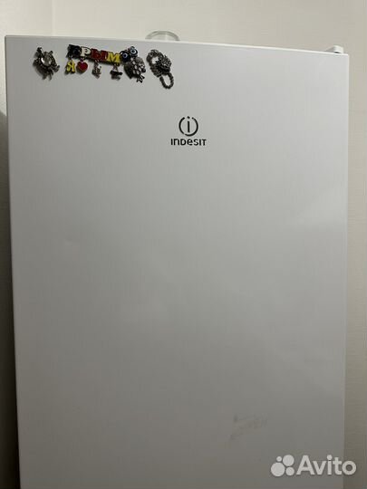 Холодильник indesit
