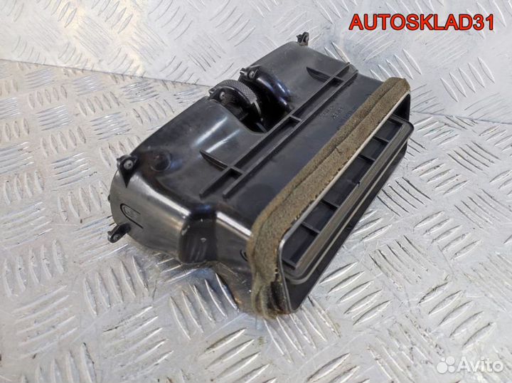 Дефлектор воздушный Mitsubishi Carisma DA 8030A117