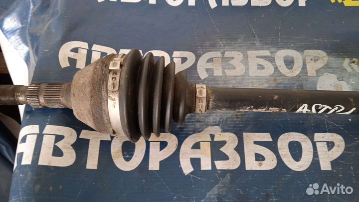 Привод правый Opel Astra GTC 1.6 ркпп