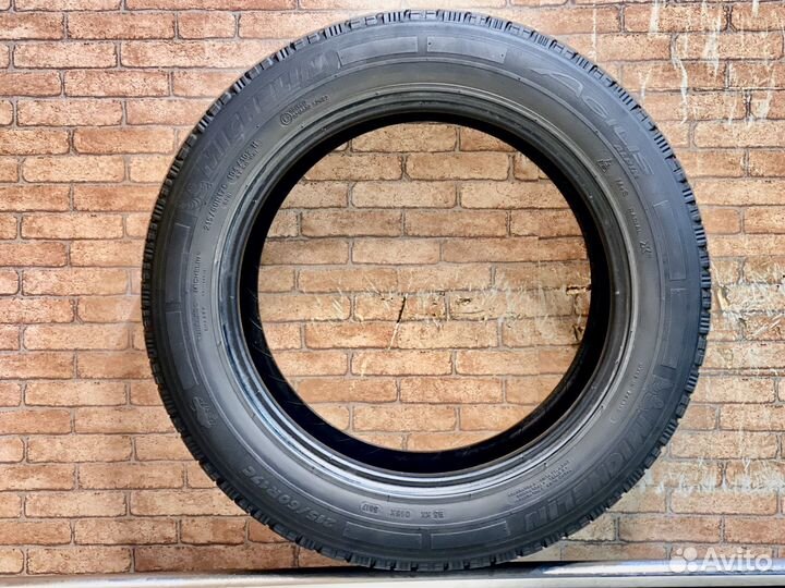 Michelin Agilis Alpin 215/60 R17C 104H