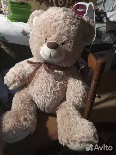 Большой плюшевый мишка
