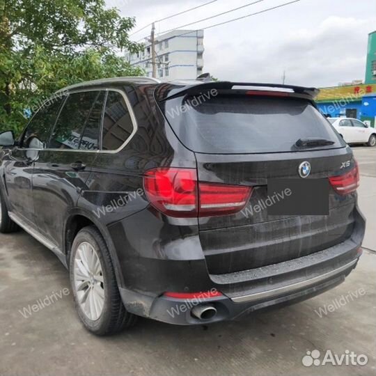 Накладка на заднюю дверь BMW X5 F15 черная