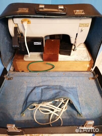 Швейная машинка чайка 132м