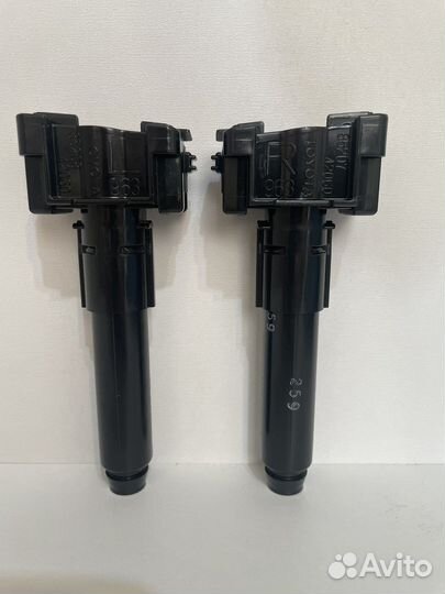 Форсунка правая омывателя фар Toyota Rav4 40 рест