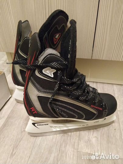 Коньки хоккейные