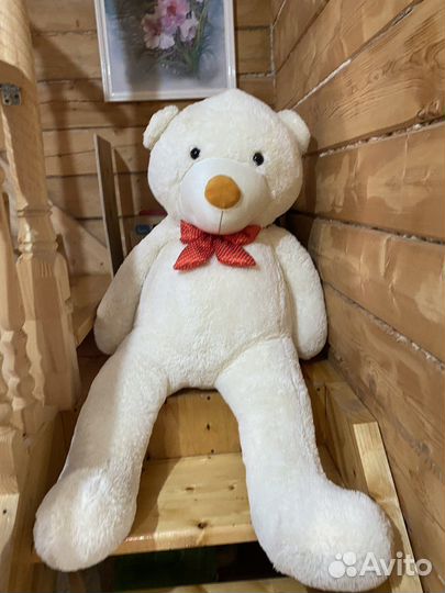 Плюшевый медведь большой белый