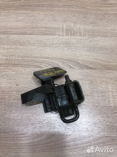 Петля двери задняя левая нижняя Audi A8 D3