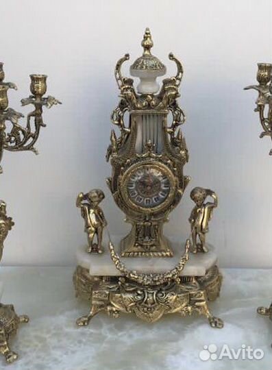 Бронзовые часы