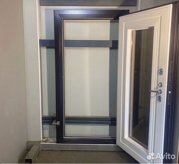 Входная дверь