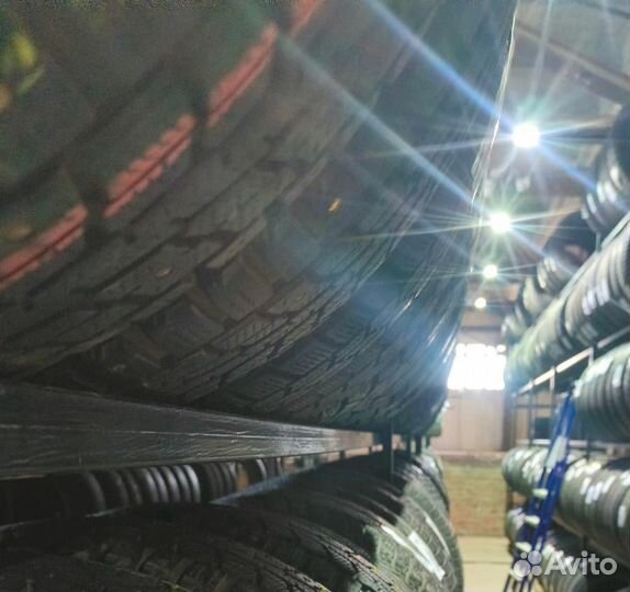 Goodyear Vector 4Seasons 235/55 R17 99Y