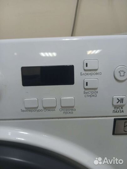 Стиральная машина Hotpoint-Ariston 5 кг. Узкая