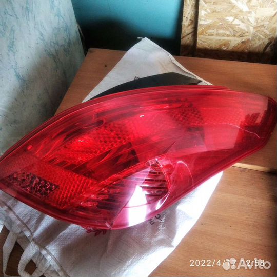 Фонарь задний пежо